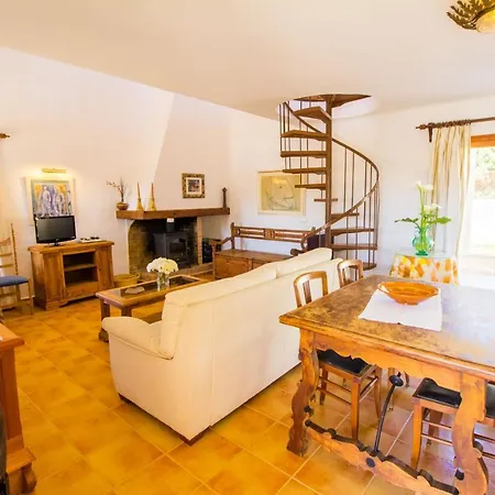 With Private Pool, Wifi And A/c Holiday home Port de Pollenca