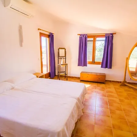 Holiday home With Private Pool, Wifi And A/c