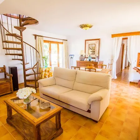 With Private Pool, Wifi And A/c Holiday home